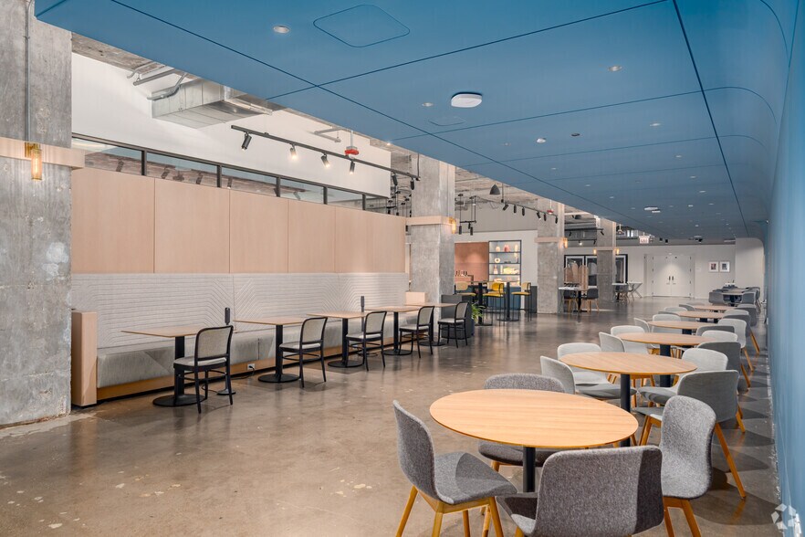 More Photos Of 311 W Monroe St, Chicago Coworking Space