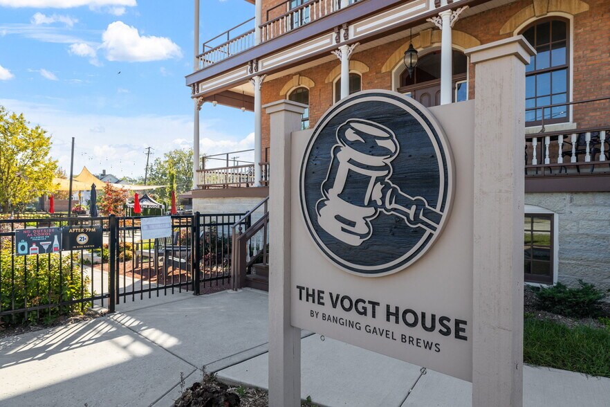 More Photos Of 6811 Hickory St, Tinley Park Bar For Sale