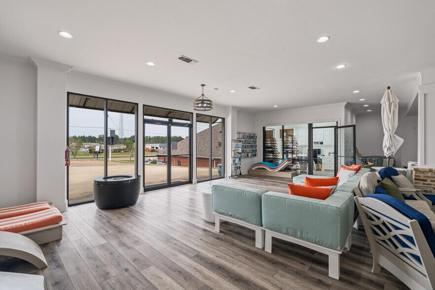 More Photos Of 6802 U S Highway 98, Hattiesburg Flex For Sale