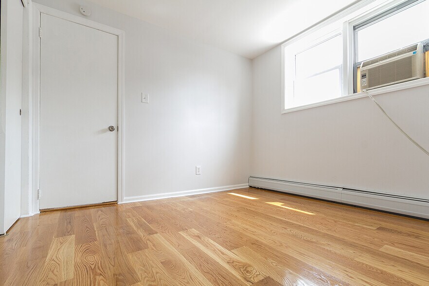 More Photos Of 16 Weldon St, Jersey City Multifamily For Sale