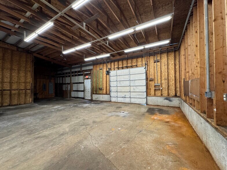 More Photos Of 76346 Barton Rd, Rainier Warehouse For Sale
