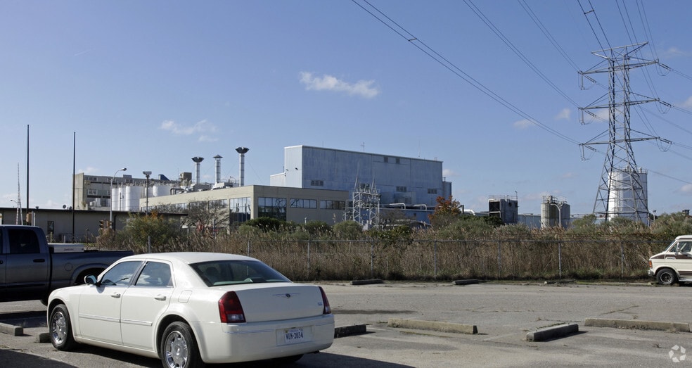 More Photos Of 5100 Bainbridge Blvd, Chesapeake Manufacturing For Sale