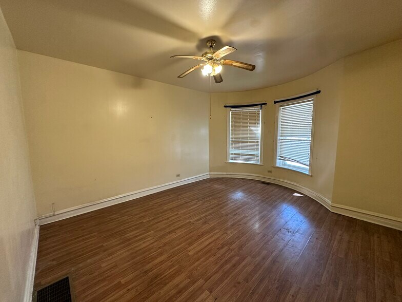 More Photos Of , Chicago Multifamily For Sale