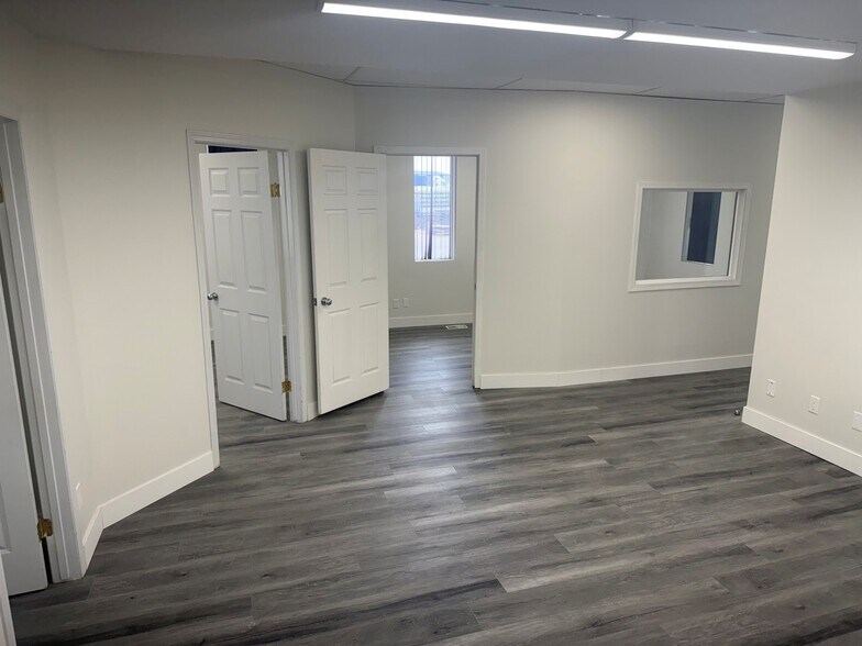 More Photos Of 8319 Chiles Industrial Av, Red Deer Warehouse For Sale
