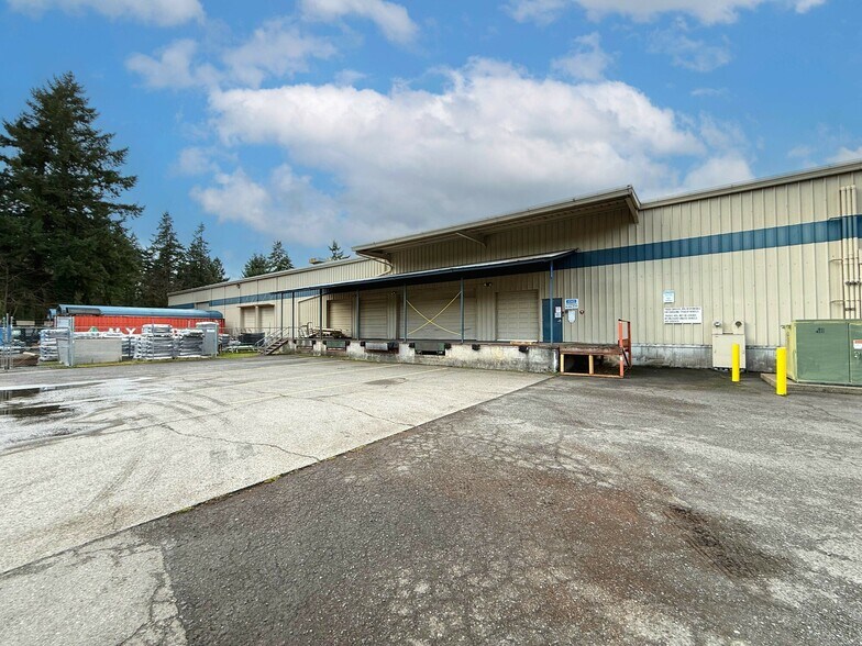 More Photos Of 6730 McEwan Rd, Lake Oswego Manufacturing For Lease