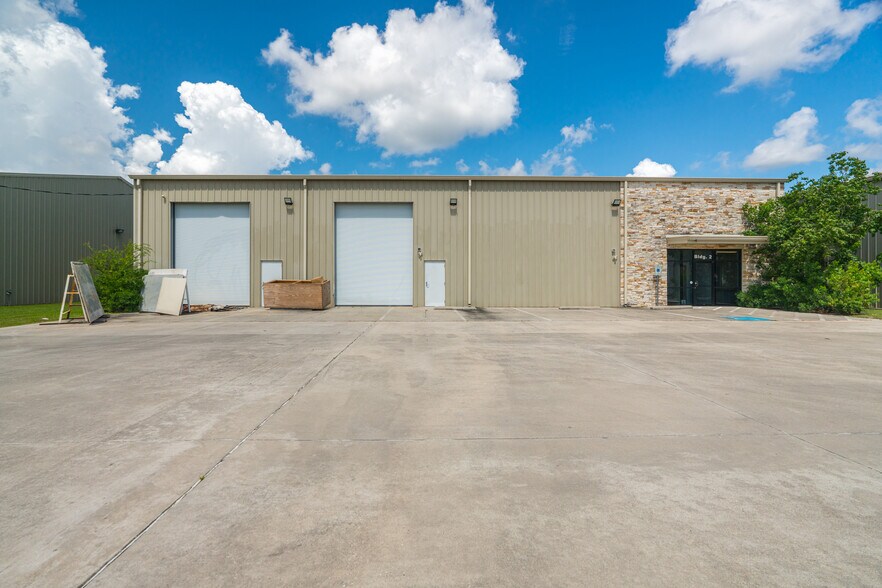 More Photos Of 8601 Fawn Trl, Conroe Warehouse For Sale