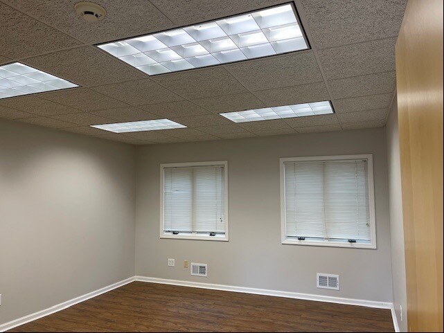 More Photos Of 513R Raritan Ave, Highland Park Office Residential For Lease