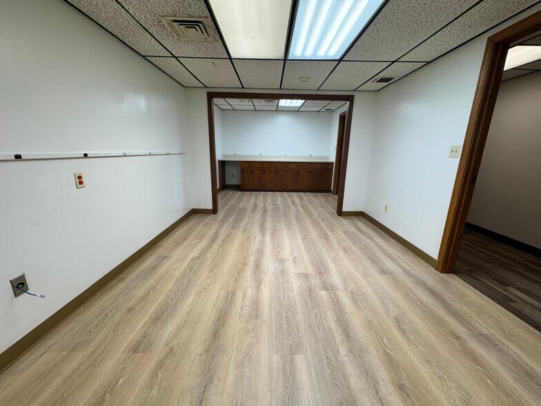 Primary Photo Of 132 Main St, Southington Bank For Lease