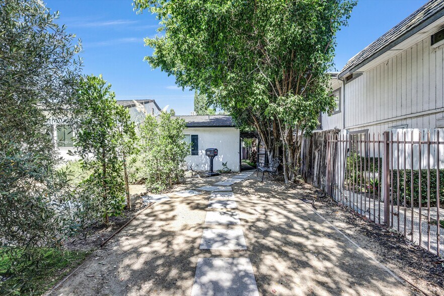 More Photos Of 6512 Coldwater Canyon Ave, Valley Glen Apartments For Sale