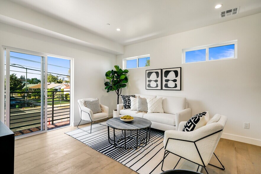 More Photos Of 6082 W 18th St, Los Angeles Apartments For Sale