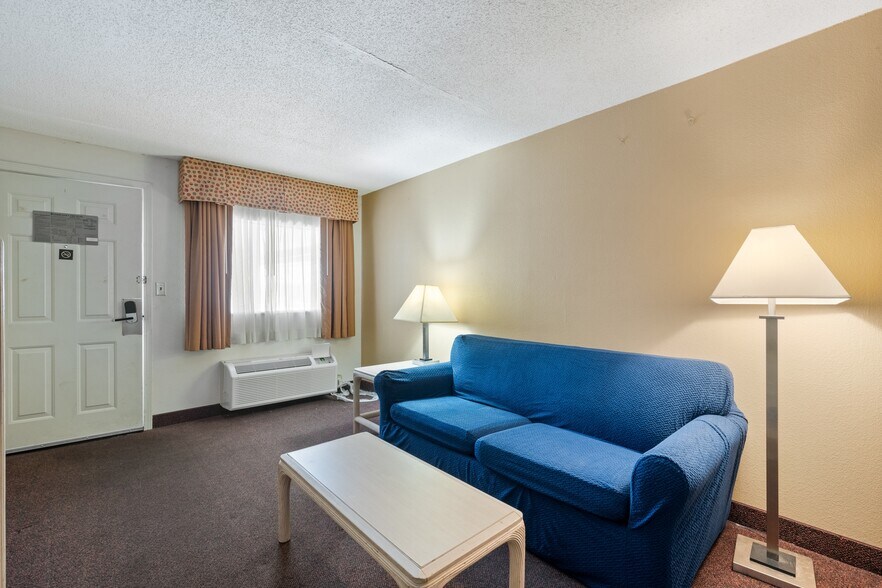 More Photos Of 1530 Cleveland Rd, Sandusky Hotel For Sale