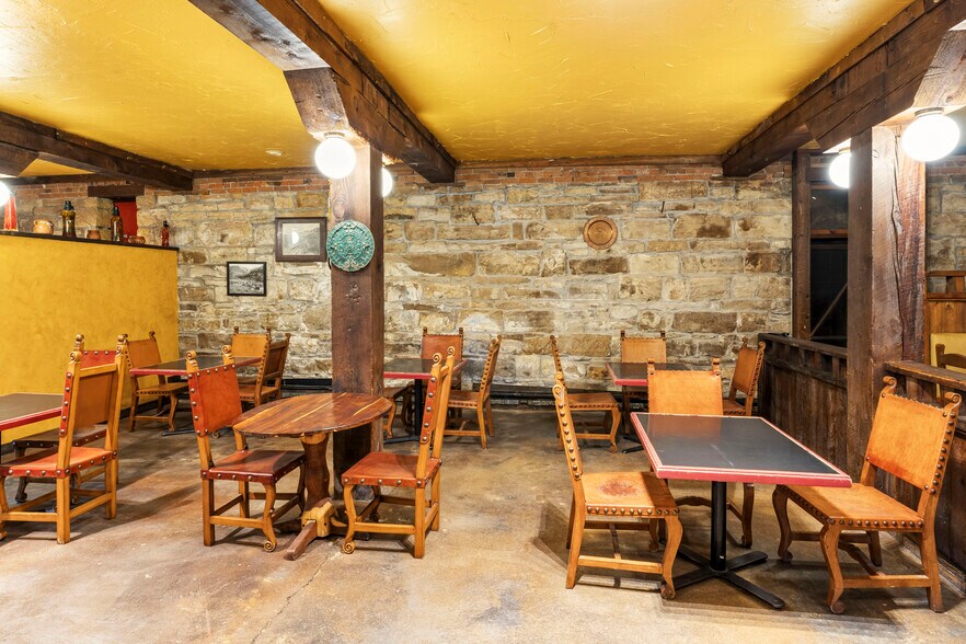 More Photos Of 8 S Grand Ave, Montrose Storefront Retail Residential For Lease