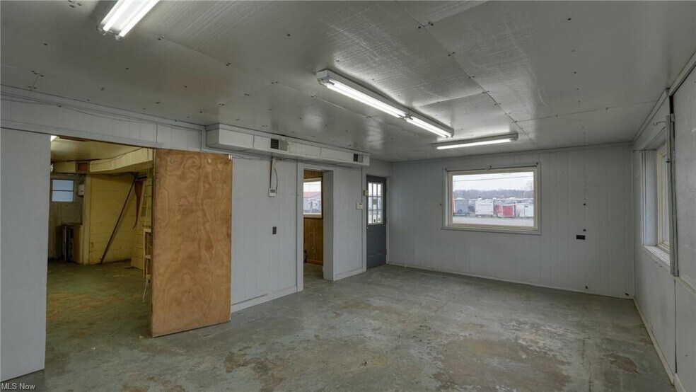 More Photos Of 11445 E Pike Rd, Cambridge Light Manufacturing For Lease