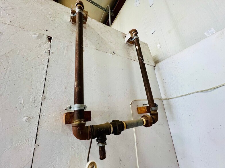 More Photos Of 420 Windance Rd, Baldwyn Light Manufacturing For Sale