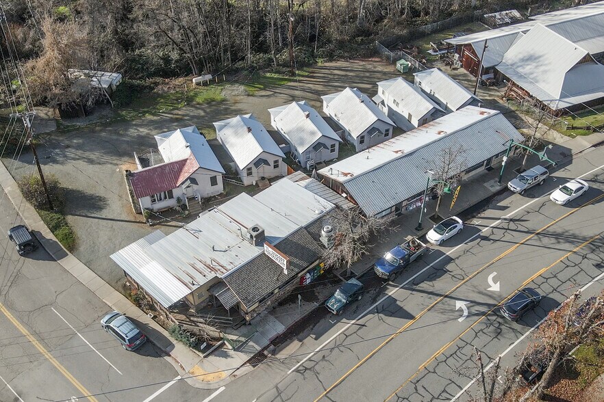 More Photos Of 790 Main St, Weaverville Restaurant For Sale