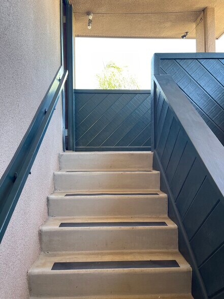 More Photos Of 1970 E Vista Way, Vista Freestanding For Sale