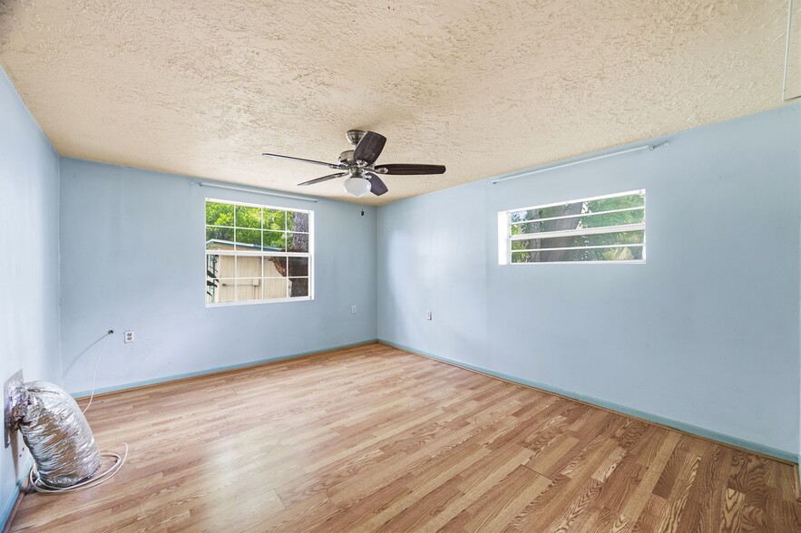 More Photos Of 927 Yale St N, Saint Petersburg Multifamily For Sale