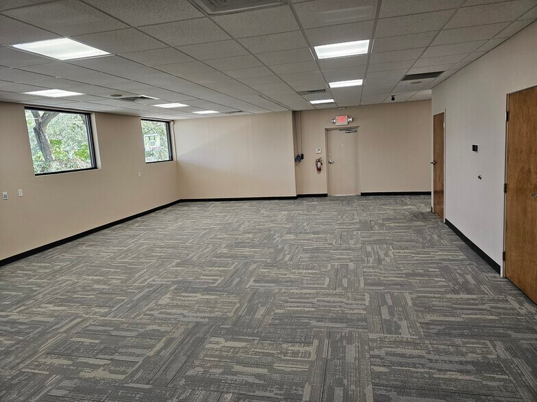 More Photos Of 907 S Woodland Blvd, Deland Office For Sale
