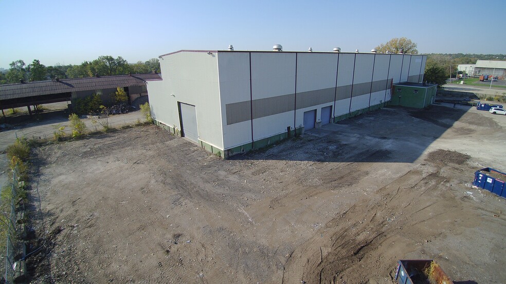 Primary Photo Of 420 Woodruff Rd, Joliet Warehouse For Lease