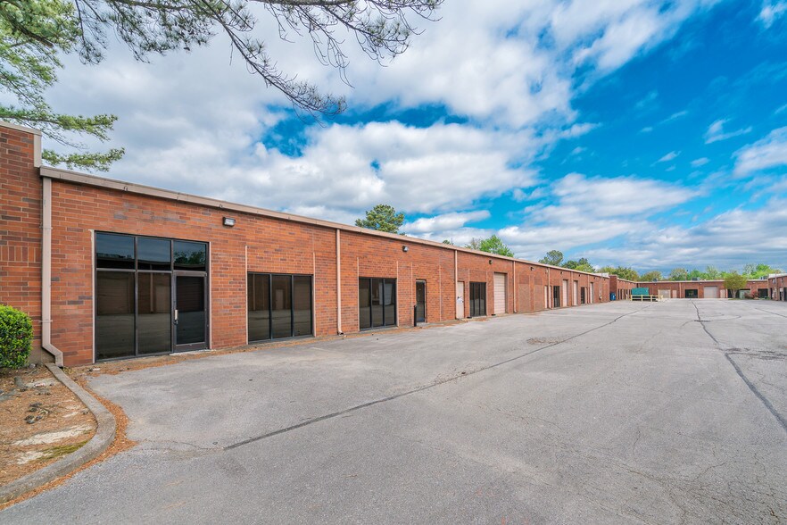 More Photos Of 2170 Business Center Dr, Memphis Unknown For Sale