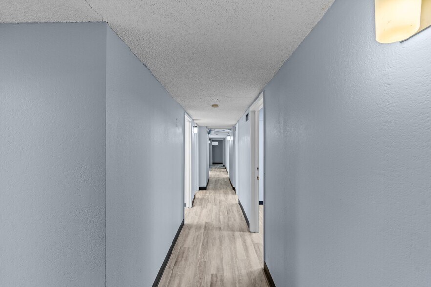 More Photos Of 502 N Silverbell Rd, Tucson Rehabilitation Center For Lease