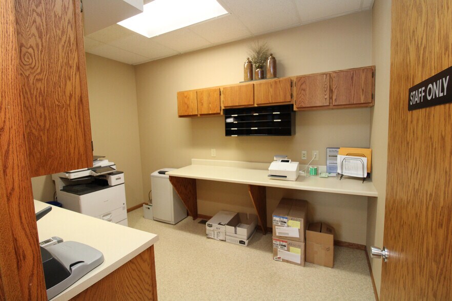 More Photos Of 100 E 3rd St, Galva Office For Sale