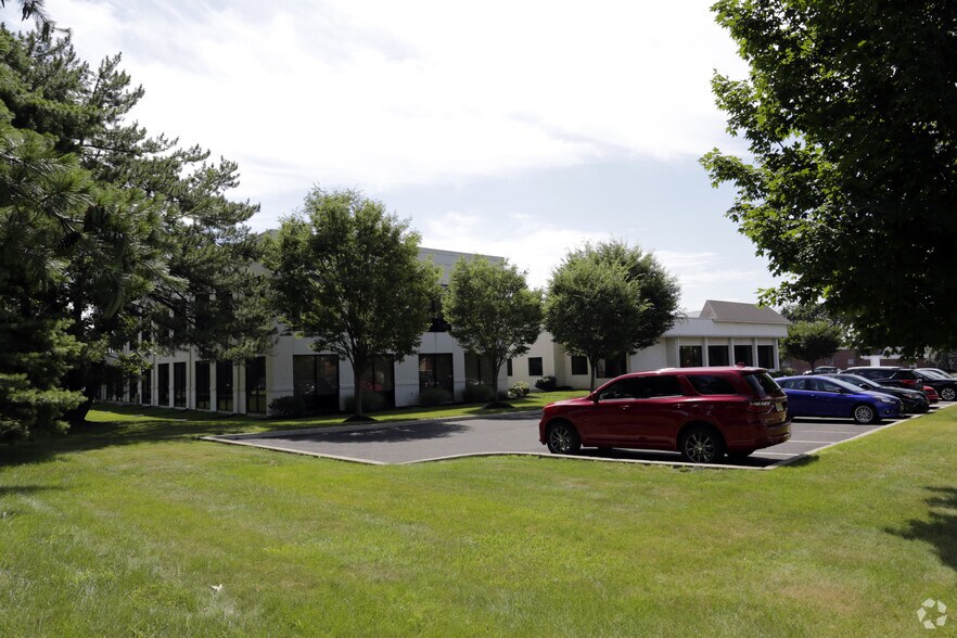 More Photos Of 12 Penns Trl, Newtown Medical For Lease