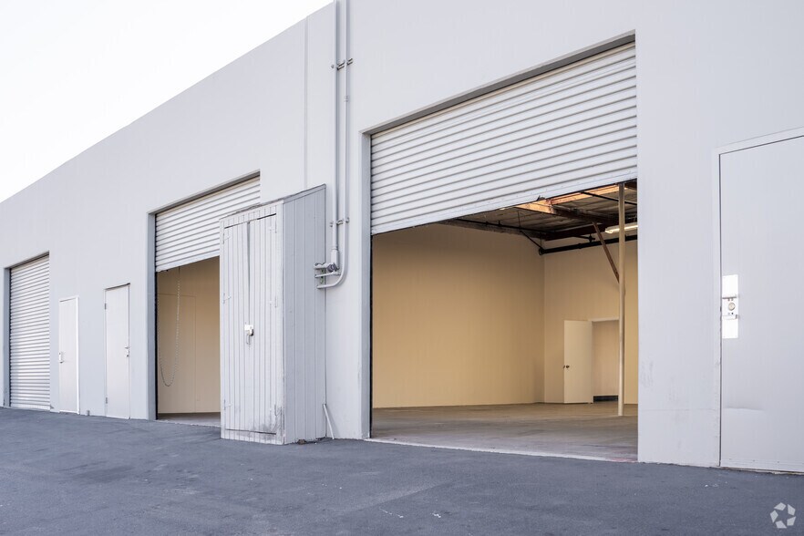 More Photos Of 2120 W Mission Rd, Escondido Warehouse For Lease