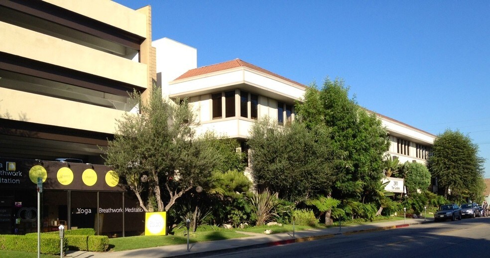 More Photos Of 2001 S Barrington Ave, Los Angeles Medical For Lease