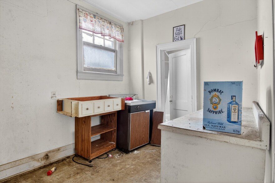 More Photos Of 1010 S Garnett St, Henderson Hotel For Sale