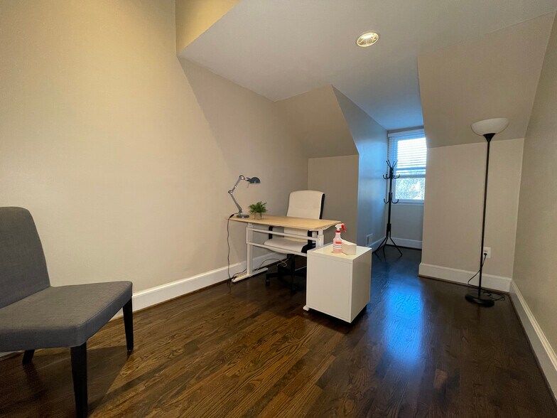 More Photos Of 123 N Henry St, Alexandria Office For Lease