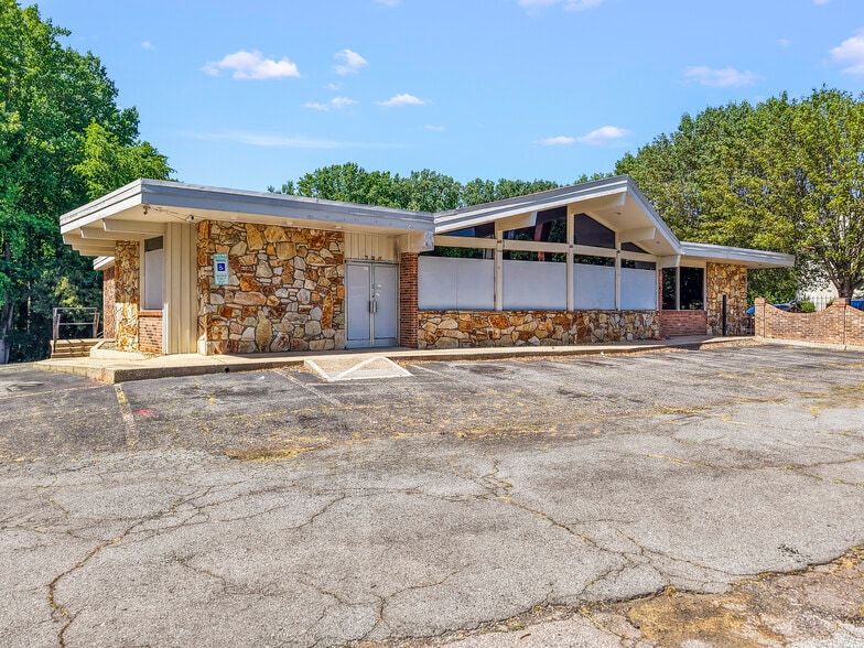 More Photos Of 725 Coliseum Dr, Winston-Salem Restaurant For Lease