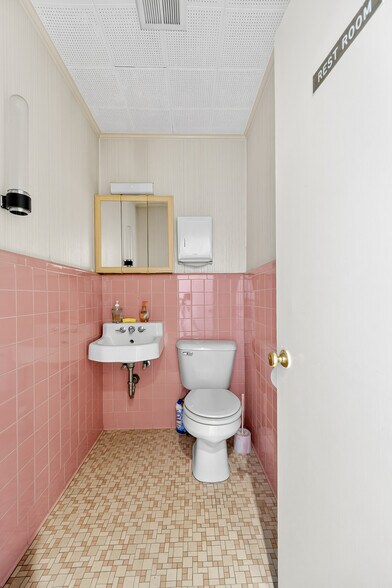 More Photos Of 59 Montgomery St, Poughkeepsie Funeral Home For Sale