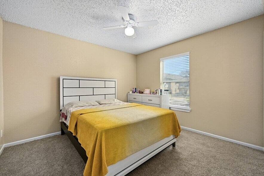 More Photos Of 1101 Rutland Dr, Austin Apartments For Sale