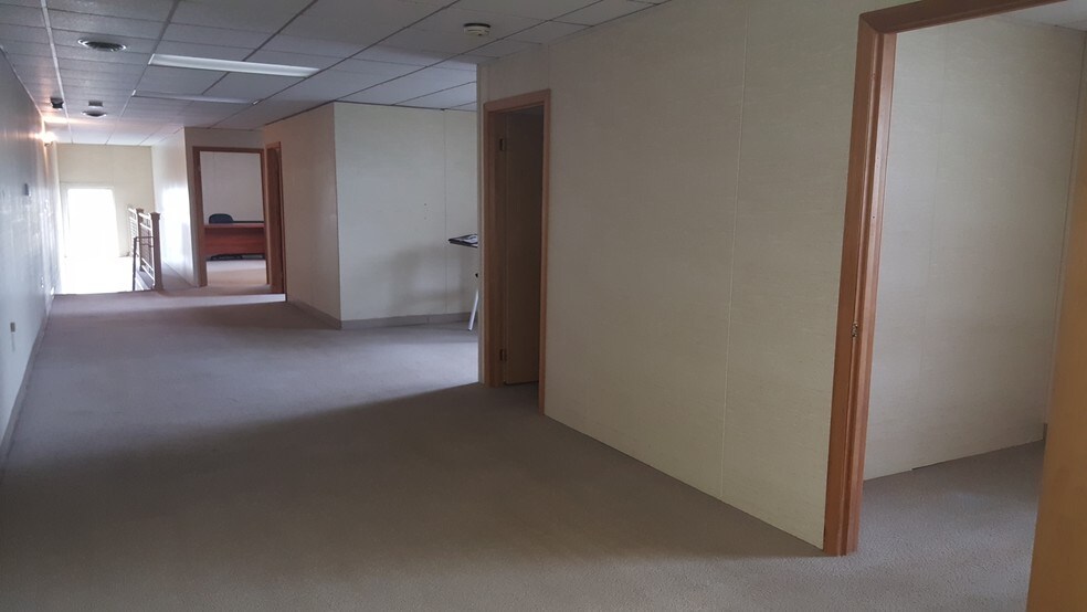 More Photos Of 407 Meco Dr, Wilmington Warehouse For Lease