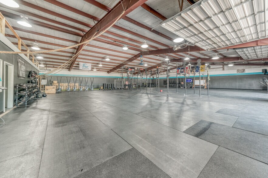 More Photos Of 301 Center Court Dr, Bridgeport Warehouse For Sale