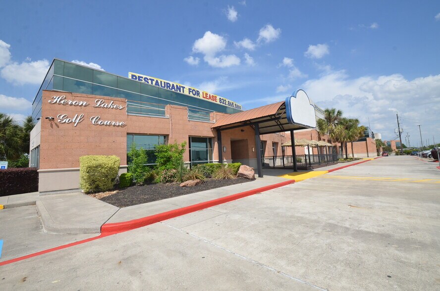 More Photos Of 7900 N Sam Houston Pky W, Houston Office For Lease