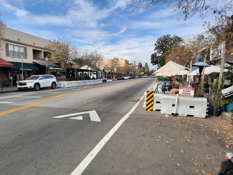 More Photos Of 4355-4357 1/2 Tujunga Ave, Studio City Storefront For Lease