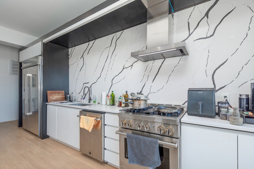 More Photos Of 7420 Manchester Rd, Maplewood Office Residential For Sale