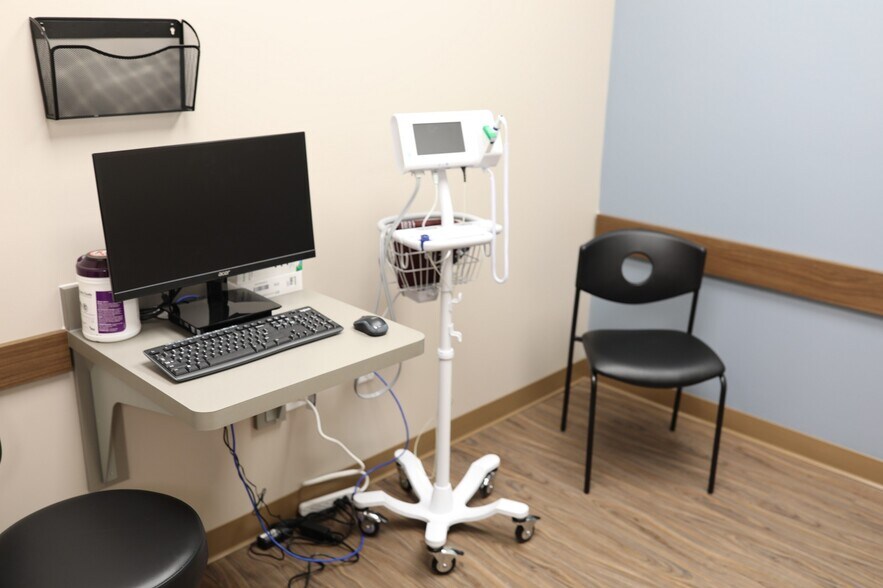 More Photos Of 201 N Yellow Springs St, Springfield Medical For Sale