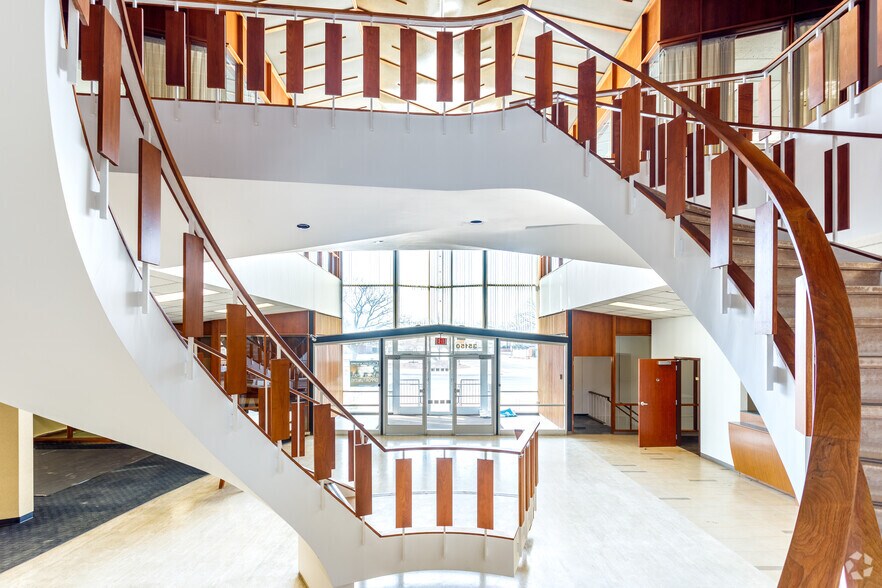 More Photos Of 35150 W Michigan Ave, Wayne Bank For Sale