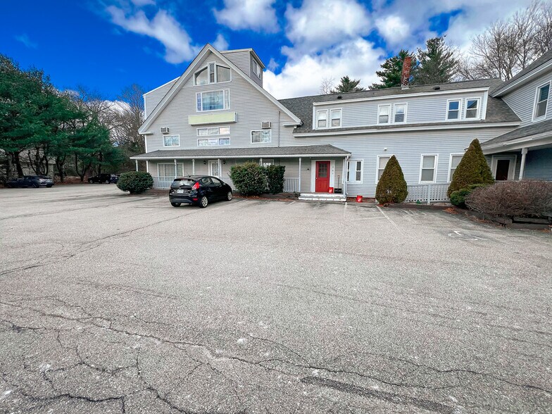 More Photos Of 122 Lafayette Rd, North Hampton Apartments For Lease