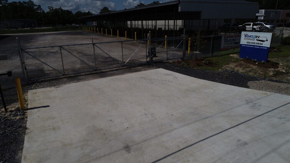 More Photos Of 9854 Florida Blvd, Walker Self Storage For Sale