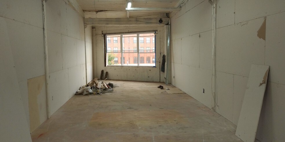 More Photos Of 60 Dickerson St, Newark Light Manufacturing For Lease