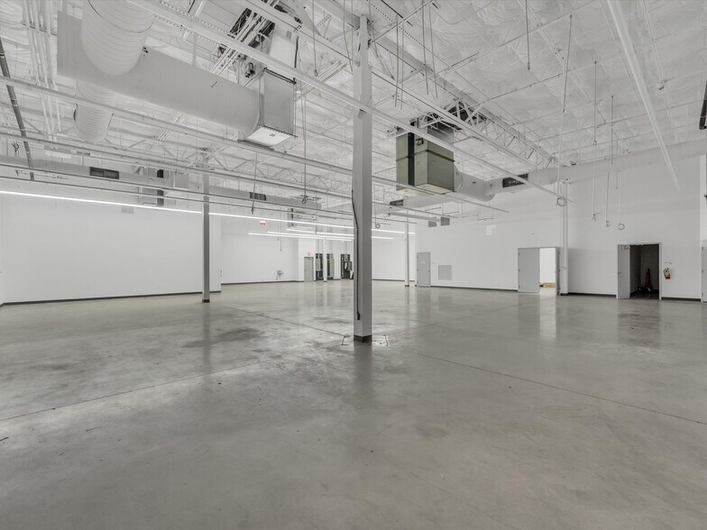 More Photos Of 3301 NW 107th Ave, Miami Research And Development For Lease