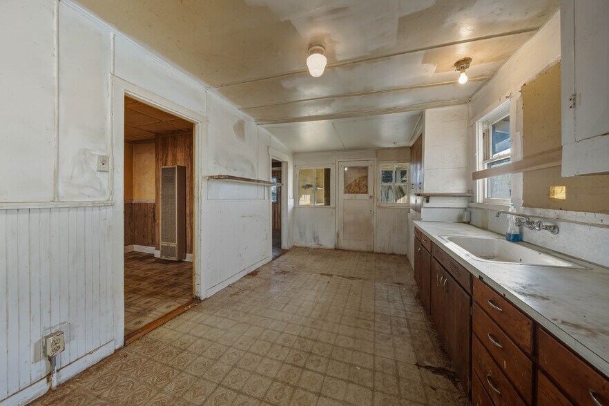 More Photos Of 3527 CA-20 Hwy, Upper Lake Flex For Sale