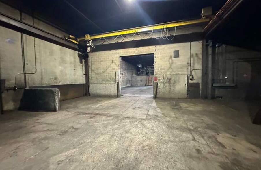 More Photos Of 901 N Main St, Miamisburg Warehouse For Lease