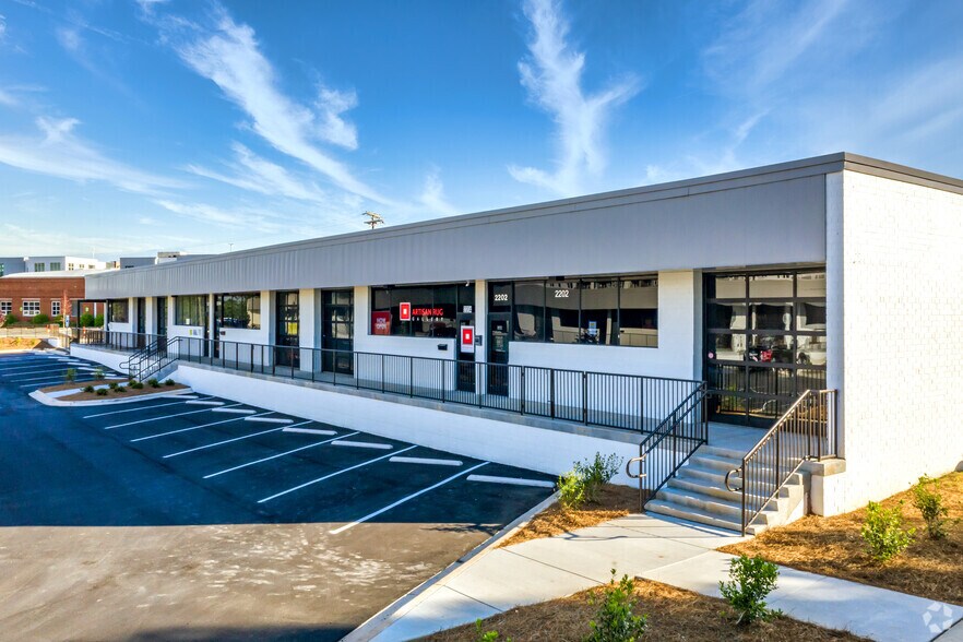 More Photos Of 2202-2210 Hawkins St, Charlotte General Retail For Sale