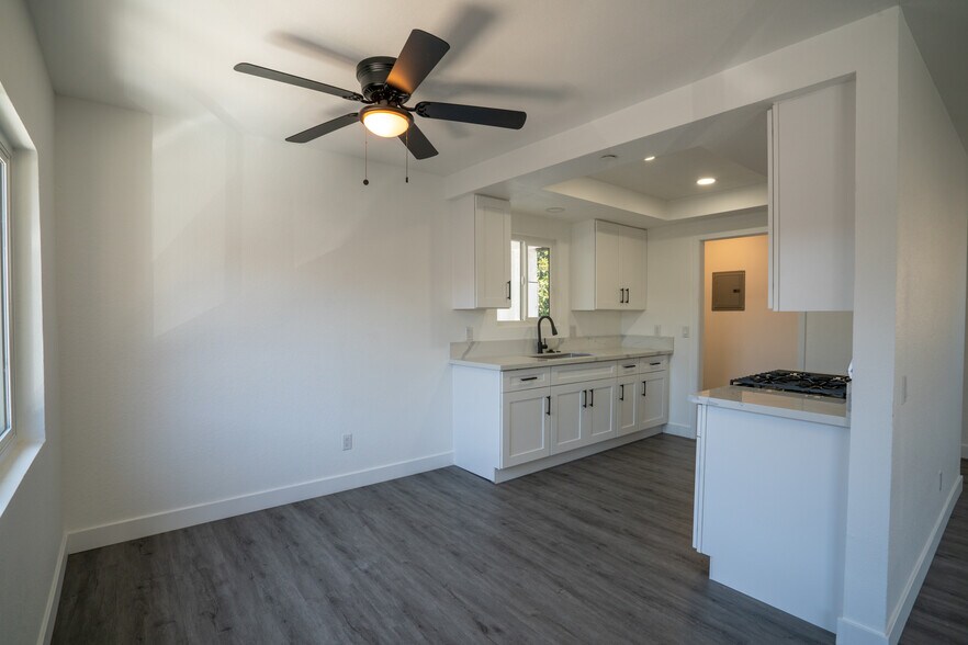 More Photos Of 810 S Flower St, Santa Ana Apartments For Sale
