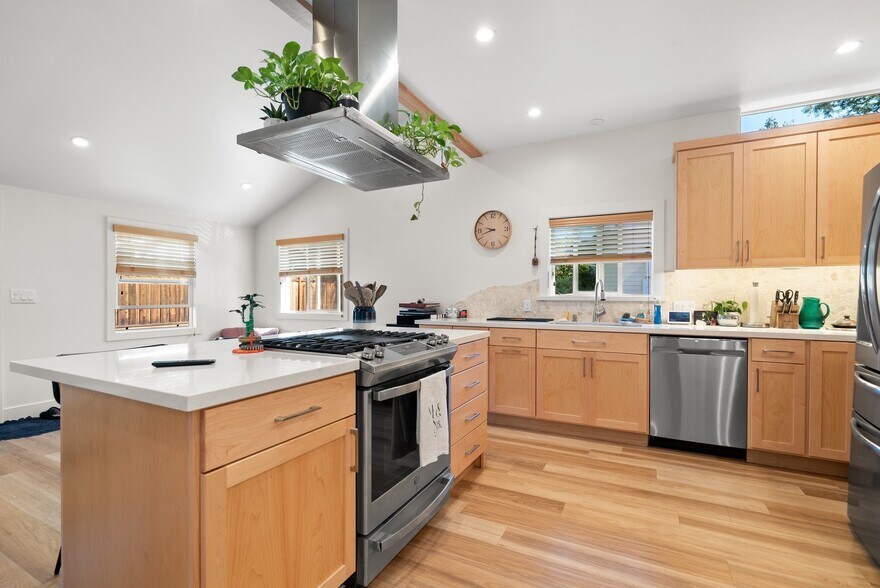 More Photos Of 420 Capitola Road Ext, Santa Cruz Apartments For Sale